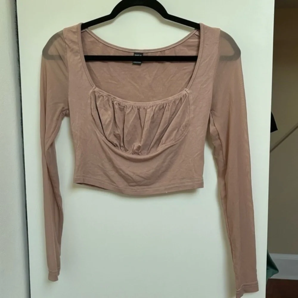 Shein Mesh sleeve crop top - Picture 1 of 6